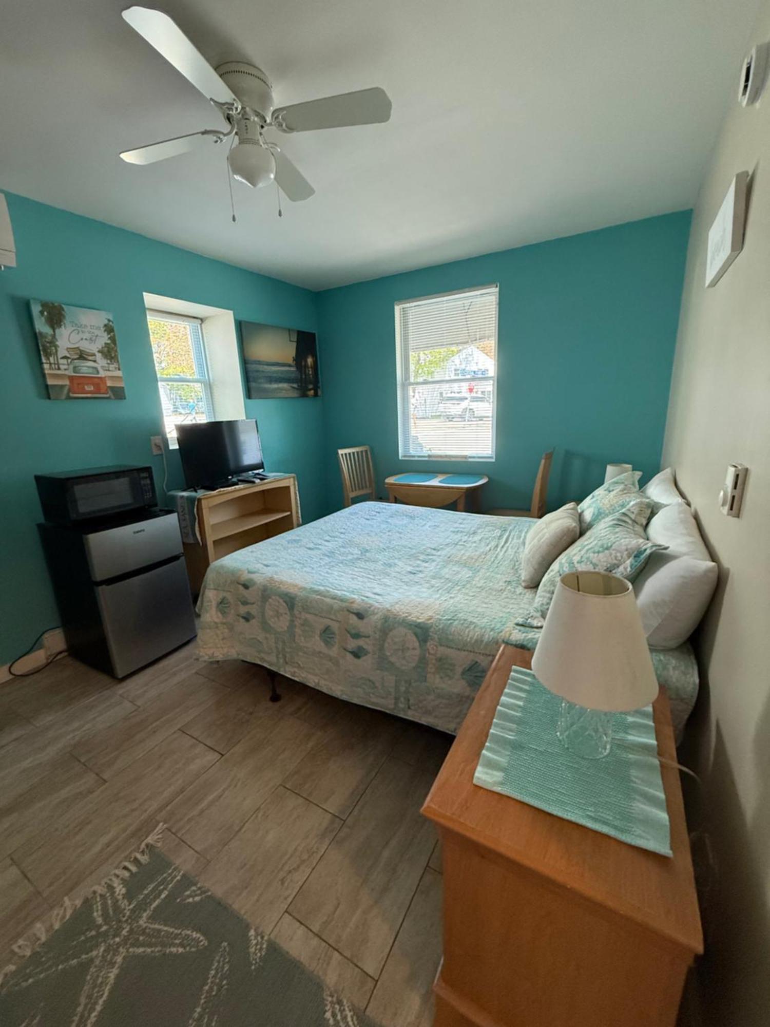Pine View Old Orchard Motel 2*