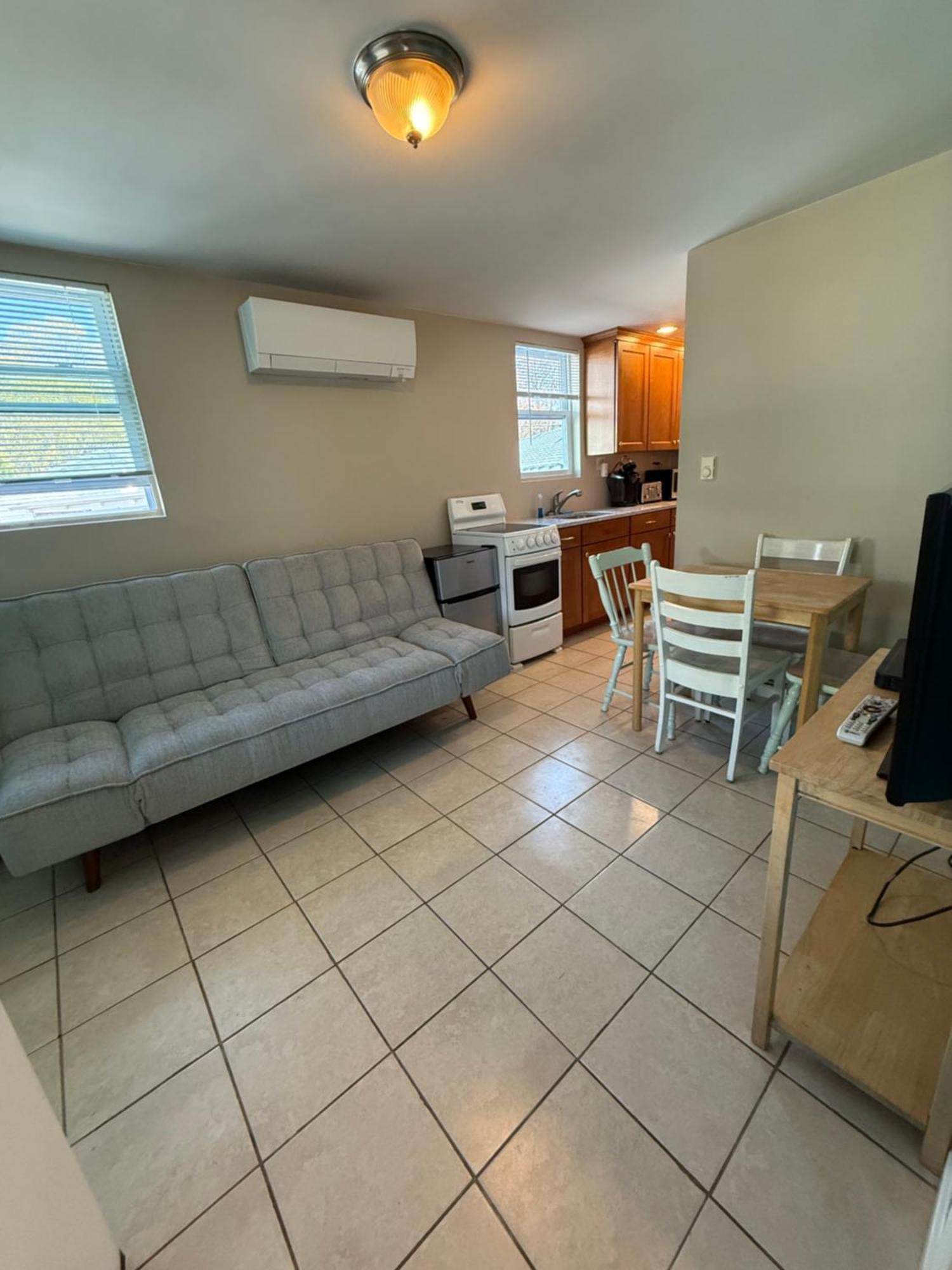 Pine View Old Orchard Motel 2*